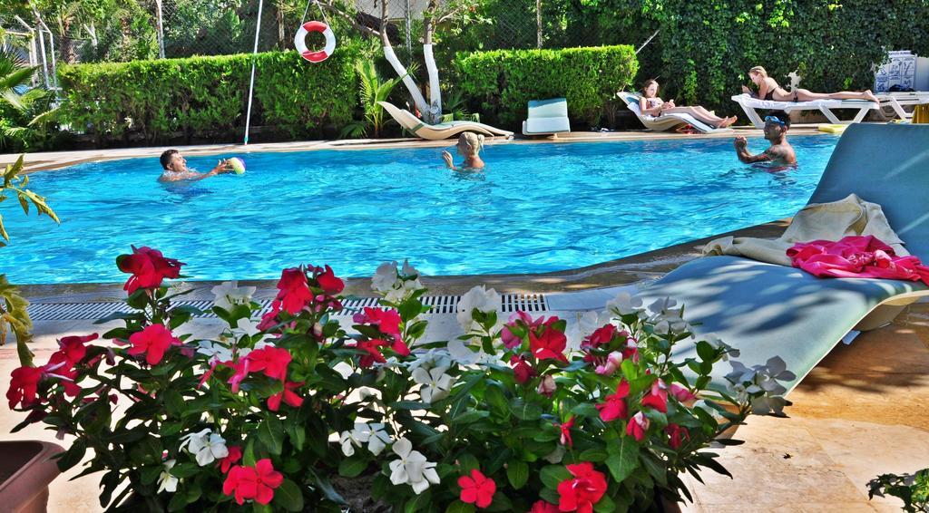 Tuncer Garden Hotel Kemer Exterior foto