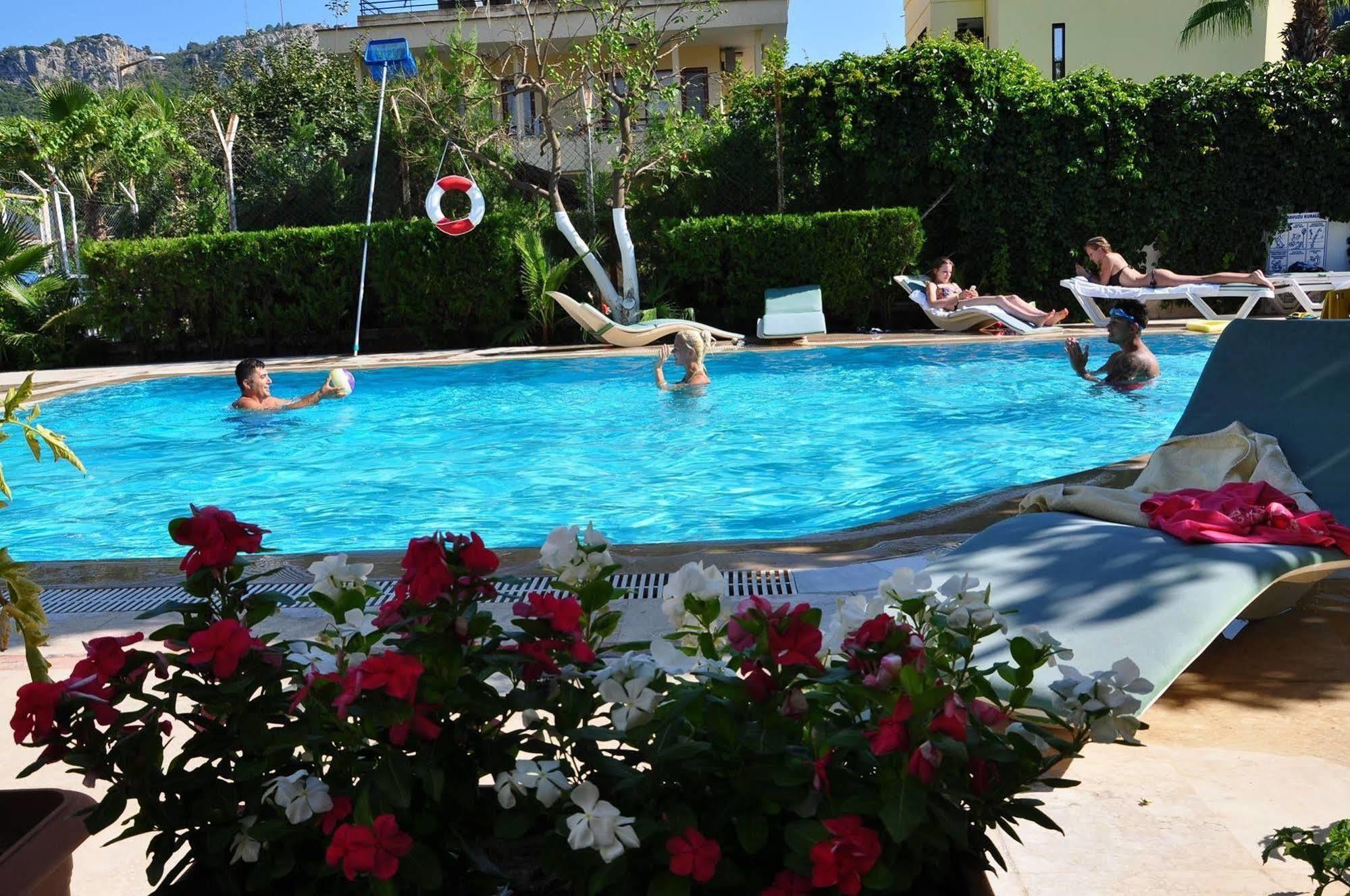 Tuncer Garden Hotel Kemer Exterior foto